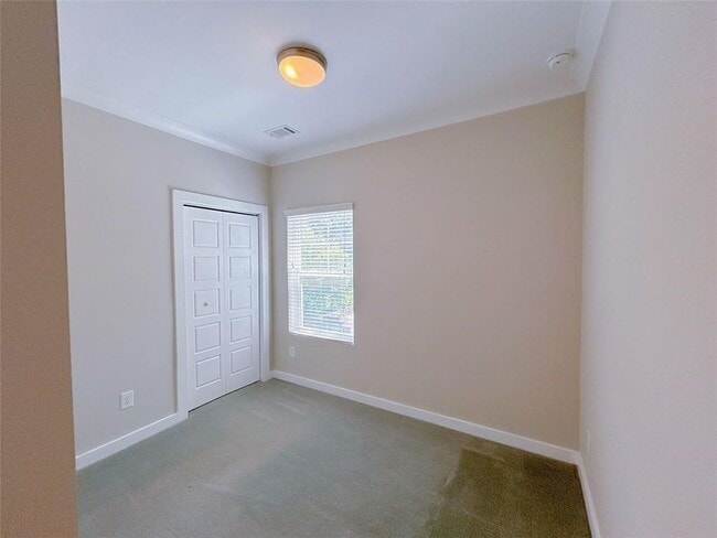 Building Photo - 2031 Ocean Dr NW