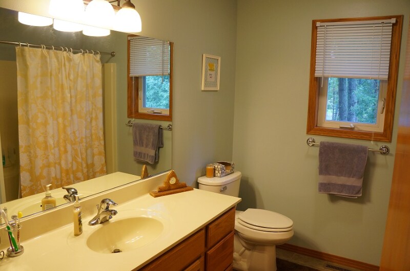 Building Photo - 3705-3707 Valley View Pl