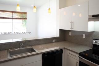 Building Photo - 7070 NW 177th St