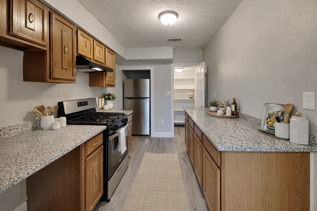 Building Photo - Move-In Ready 4BR Home in Arlington | Sunroom & Large Yard near DFW