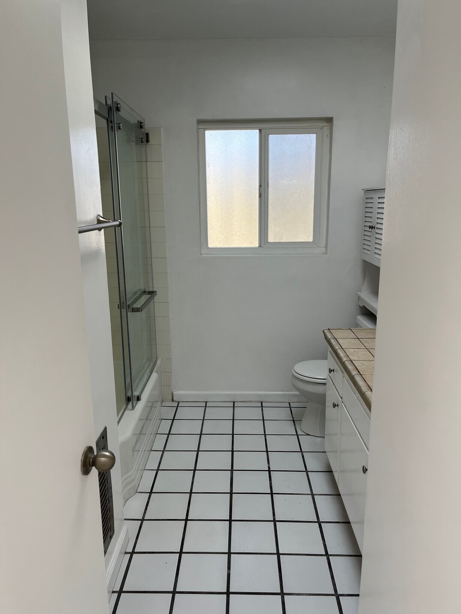 Building Photo - 8056 Redlands St