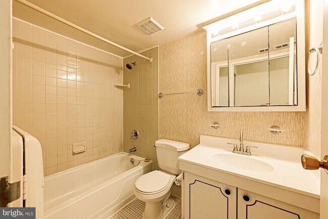 Building Photo - 9728 Kingsbridge Dr