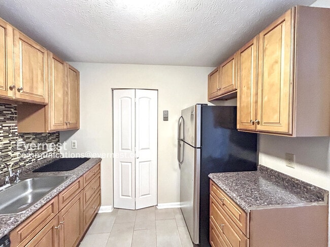 Building Photo - 1461 Springleaf Cir SE
