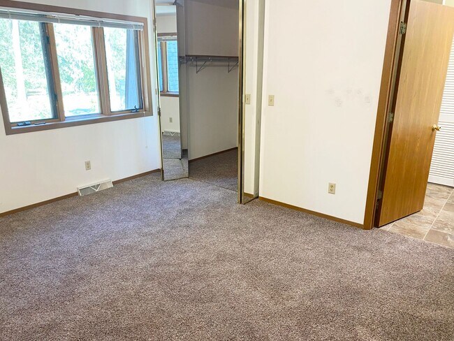 Building Photo - 4-Plex Located