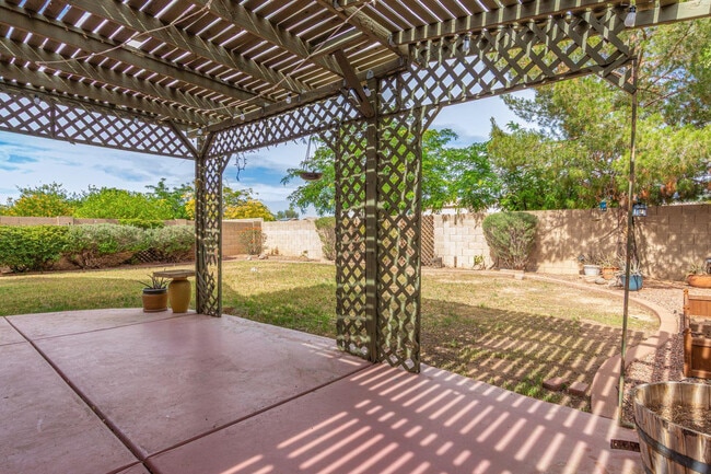 Building Photo - 13949 N 133rd Dr