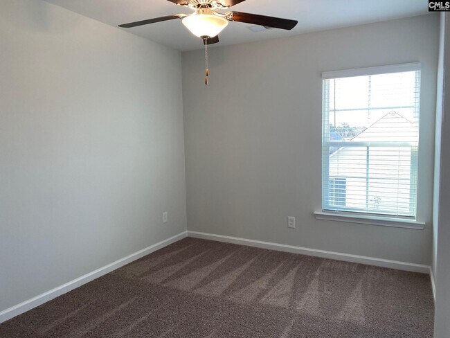 Building Photo - 220 Bluewing Dr