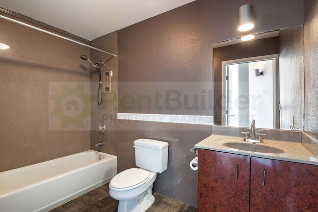 Building Photo - LOWER PRICE!  CATS ALLOWED!!