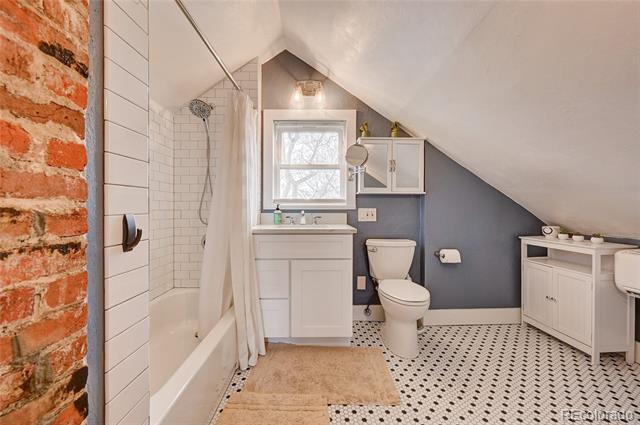 Building Photo - 4563 Winona Ct