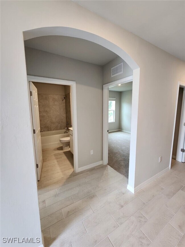 Building Photo - 2320 Thurlow St