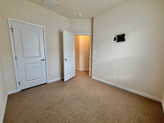 Building Photo - 602 Consolvo Pl