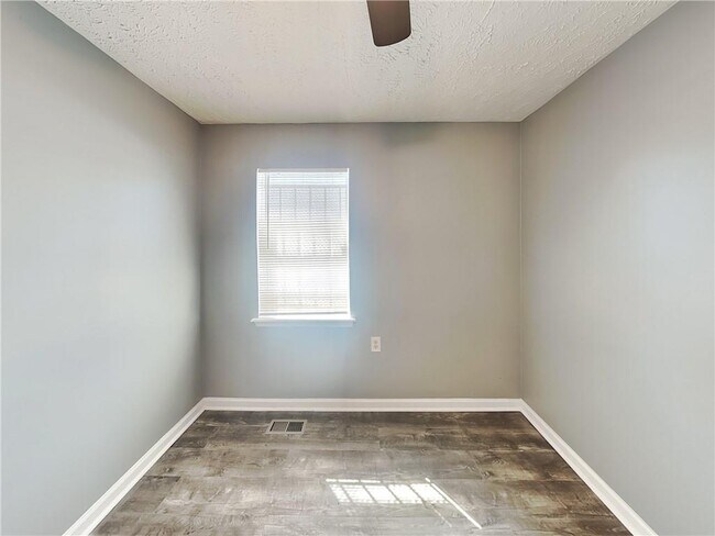 Building Photo - 249 Chappell Rd NW