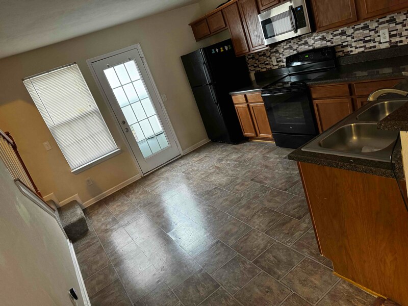 Building Photo - 317 Stewarts Landing Cir