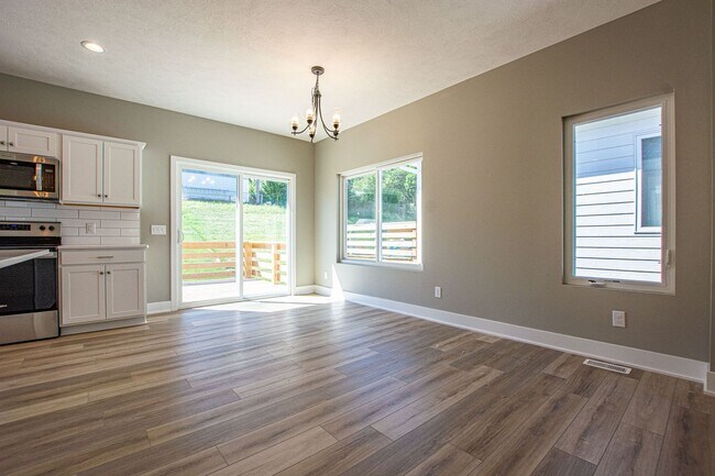 Building Photo - 358-S400 N Allen Street