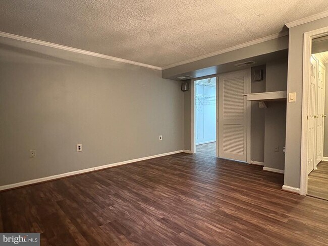 Building Photo - 12654 Valleywood Dr