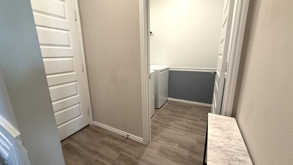 Building Photo - 5945 Hopkins Dr