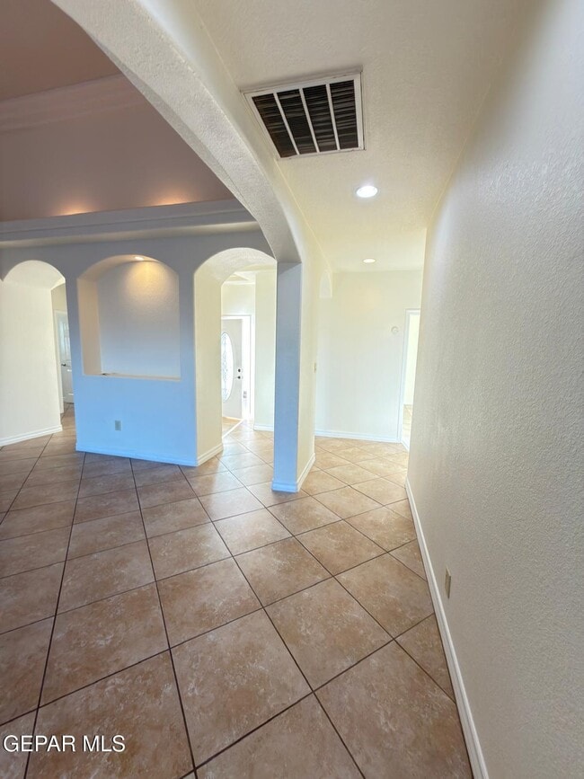 Building Photo - 5466 Buffalo Creek Dr