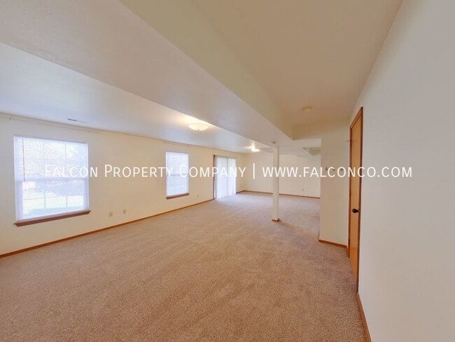 Building Photo - 2526 Elite Terrace