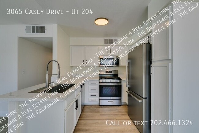Building Photo - 3065 Casey Dr