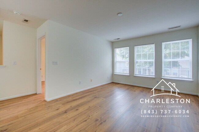 Building Photo - 2425 Scholar Ln