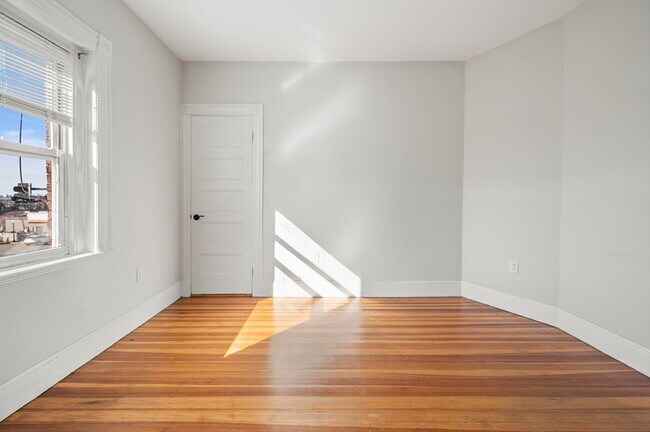 Building Photo - 495 Broadway