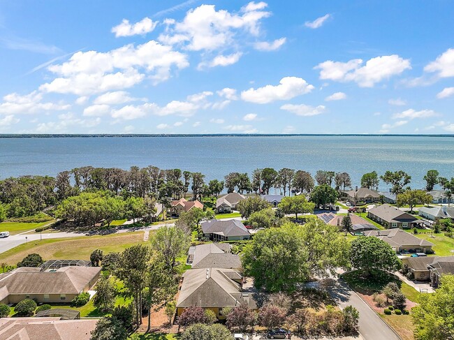 Building Photo - Gorgeous 3-Bedroom, 2-Bath in Bright Water...