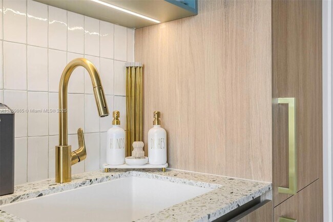 Building Photo - 159 NE 6th St