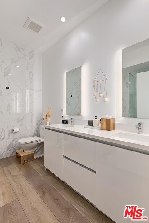 Building Photo - 957 Figueroa Terrace