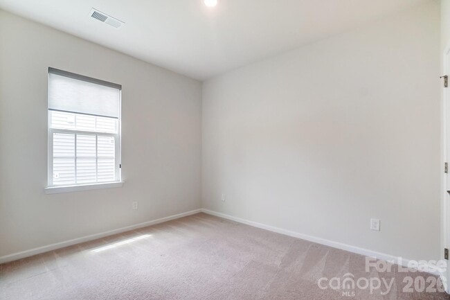 Building Photo - 2337 Abundance Ln