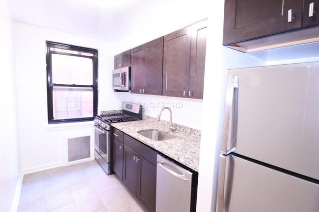 Building Photo - 1 bedroom in ELMHURST NY 11373