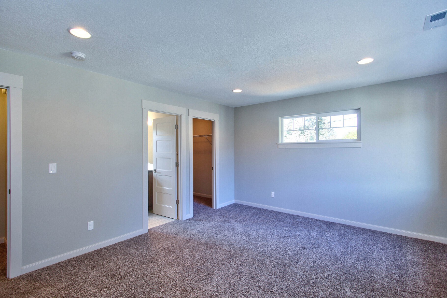 Building Photo - 9424 N Macrum Ave