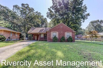 Building Photo - Charming 3-Bedroom Home with Fenced Yard & Original Hardwood Floors – Frayser, Section 8 Welcomed!