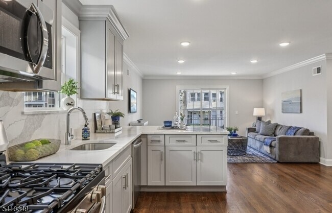 Building Photo - 139 N 15th St