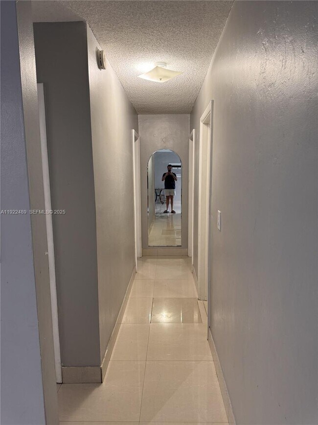 Building Photo - 213 SW 5th St