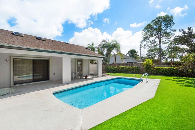 Building Photo - 13485 Orchid Ct