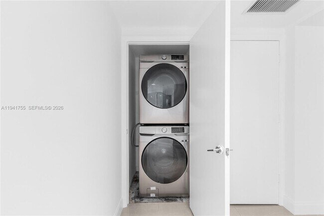 Building Photo - 55 SE 6th St