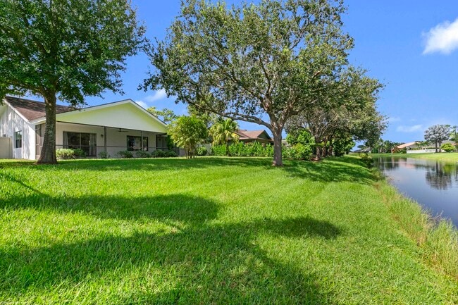 Building Photo - 13781 Barberry Dr