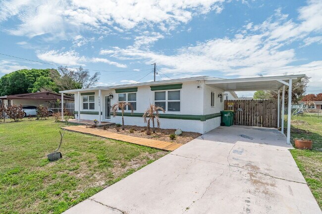 Building Photo - Remodeled 3/2 in Central Merritt Island!