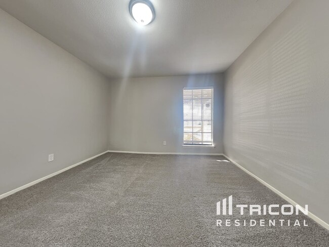 Building Photo - 5515 Fallengate Dr