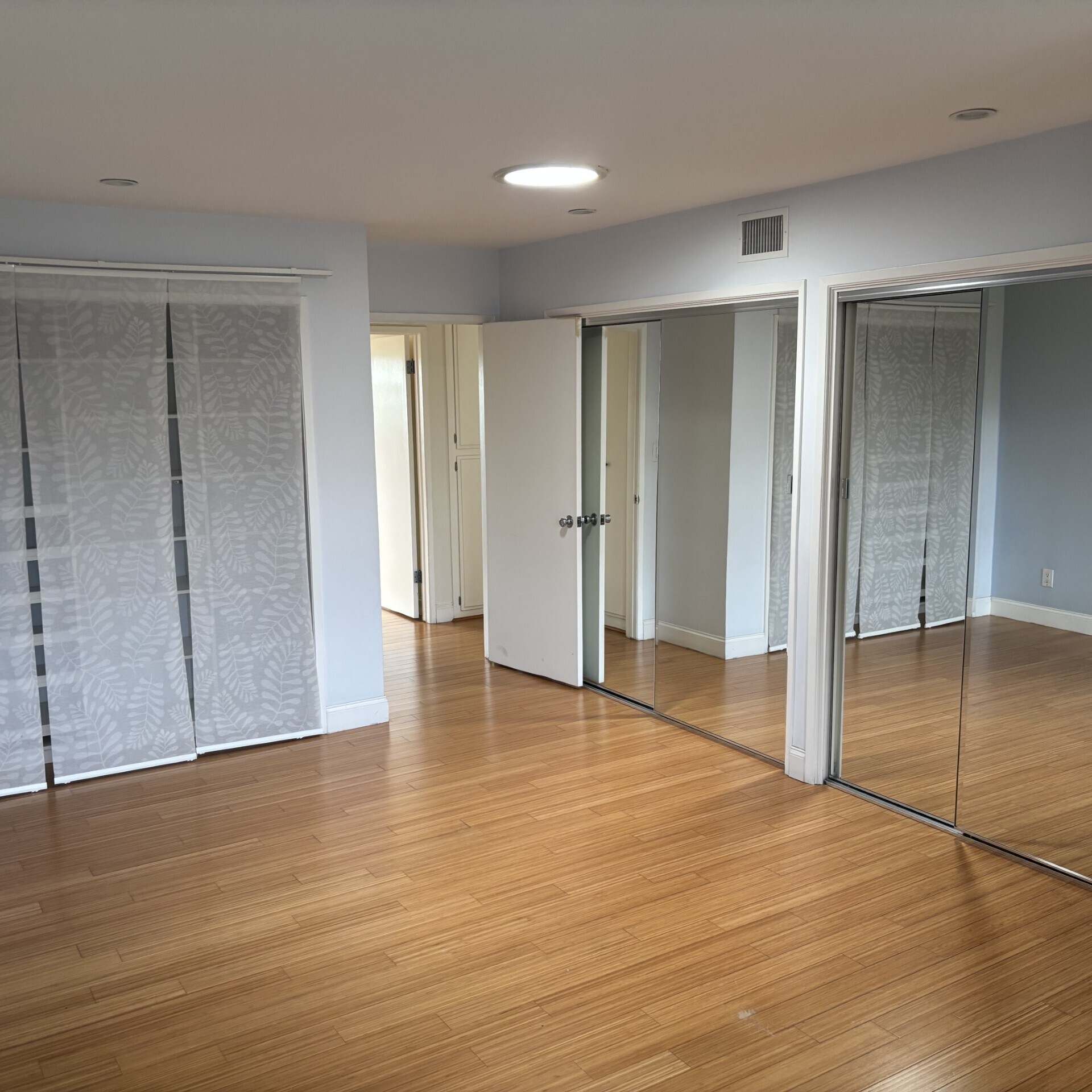 Master Closets - 5215 Sepulveda Blvd
