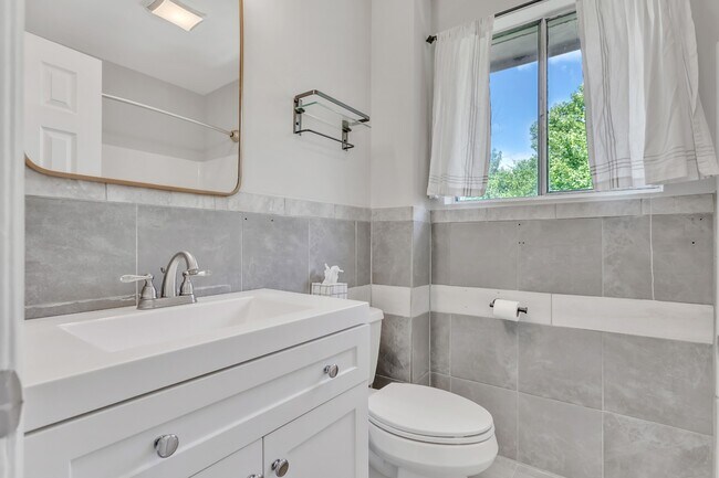 Building Photo - 622 Ermac Dr