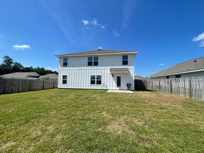 Building Photo - 339 Flounder St