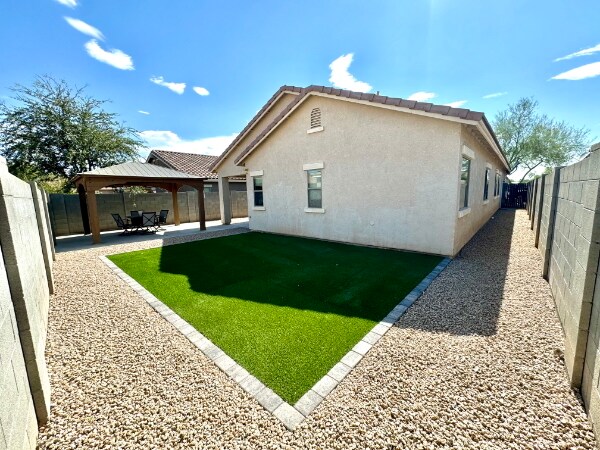 Building Photo - 1647 S 170th Ave