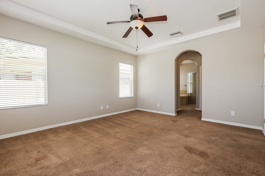 Building Photo - 10644 Shady Preserve Dr