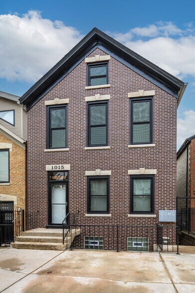 Building Photo - 1015 W 31st Pl
