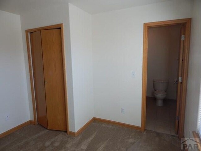 Building Photo - Mesa Vista Community 2BD/2.5BA Townhouse w...