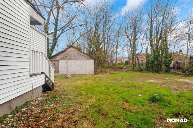 Building Photo - Charming 1BR Duplex in Salem