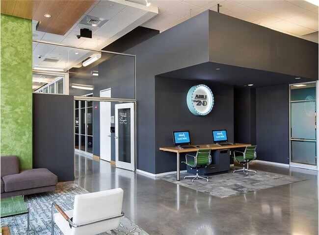 Building Photo - 420 W 3rd St