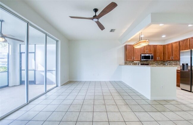 Building Photo - 4670 69th Pl N