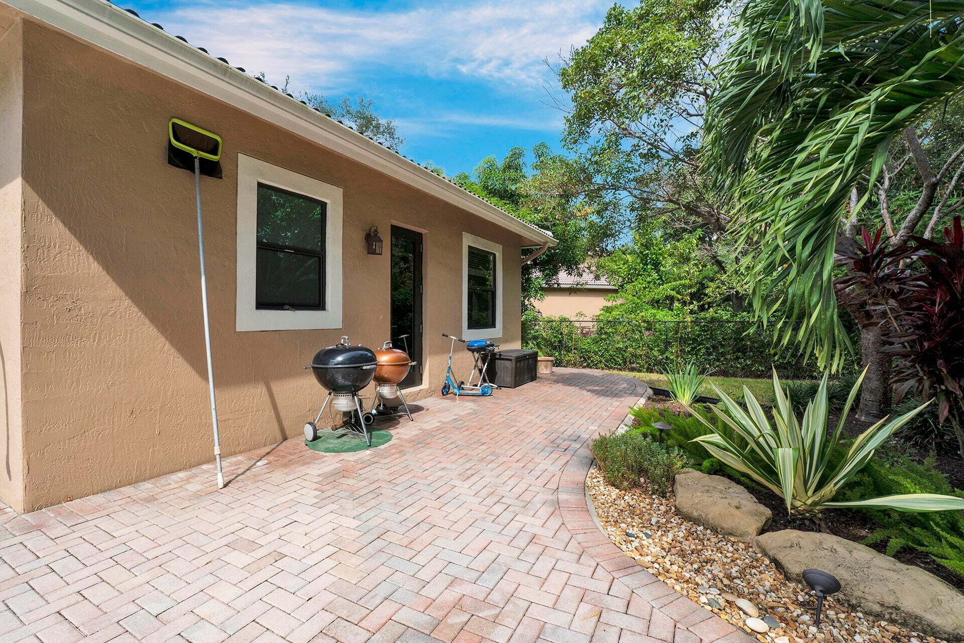 Building Photo - 5718 NW 50th Dr