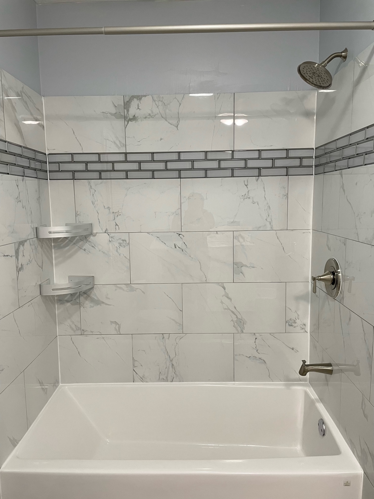 Ceramic tile shower walls. - 3150 S Lyons Ave